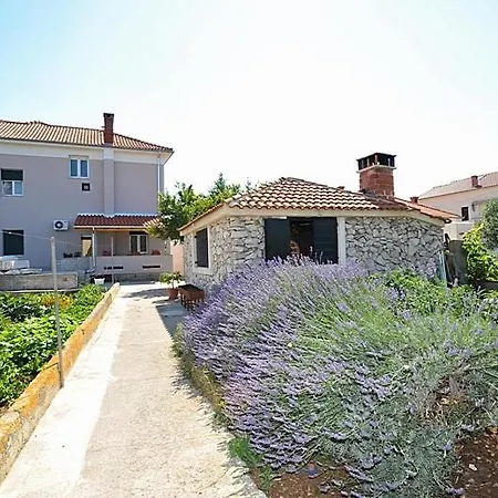 Apartmán In With Sea View, Terrace, Air Conditioning, Wifi 3617-5 Poljana (Ugljan)